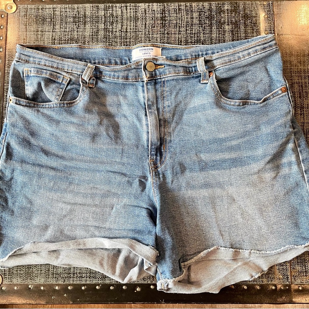 Distressed denizen by Levi denim shorts. Size 16.